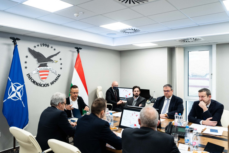 Szijjártó telefonon beszélt a kijevi nagykövetséggel