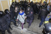 Több száz háború ellen tüntetőt tartóztattak le Oroszországban