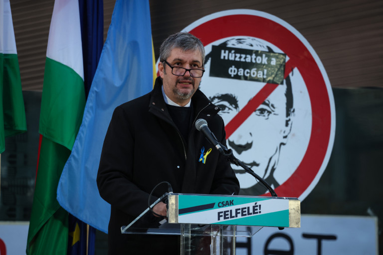 Hadházy: Garanciák hiányában nem szabad elmenni a parlament nyitóülésére