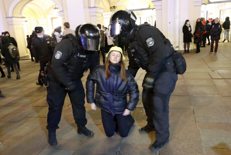Navalnijék arra kérik az orosz nőket, március 8-án tüntessenek a háború ellen