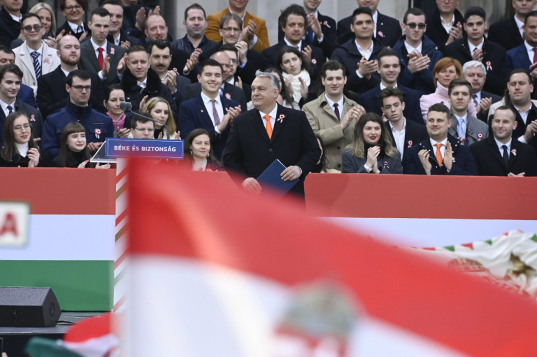 Orbán: A márciusi ifjak felforgatás helyett a rendet képviselték