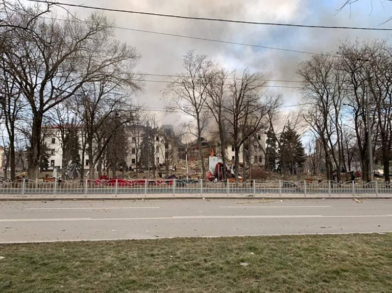 Az oroszok krematóriumokban égetik el a mariupoli civilek holttesteit