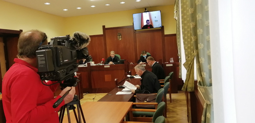 Hét évet kapott a csontozókéssel szúró hentes
