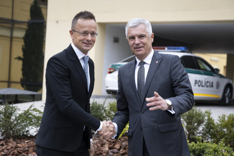A szlovák külügyminiszter arra kérte Szijjártót, foglaljon állást az orosz invázióról