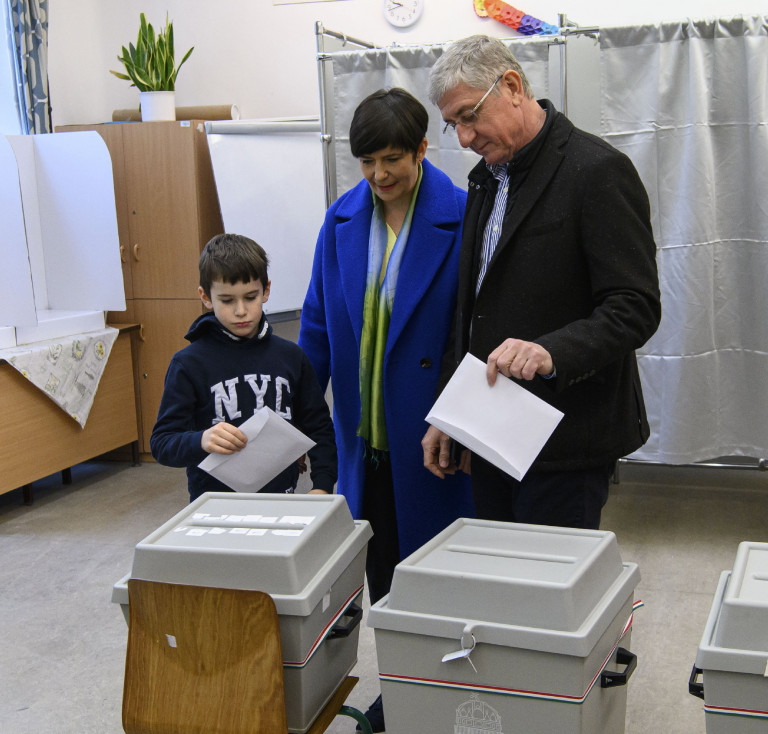 Gyurcsány Ferenc és Dobrev Klára is bedobta a szavazatát
