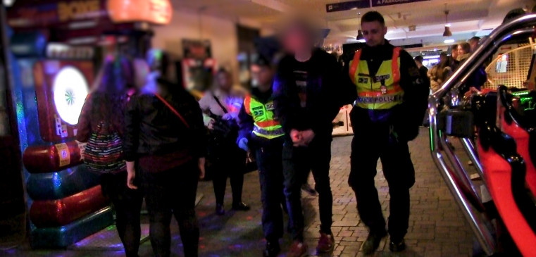 Szombat éjjel szétrazziázták Budapest belvárosát a rendőrök