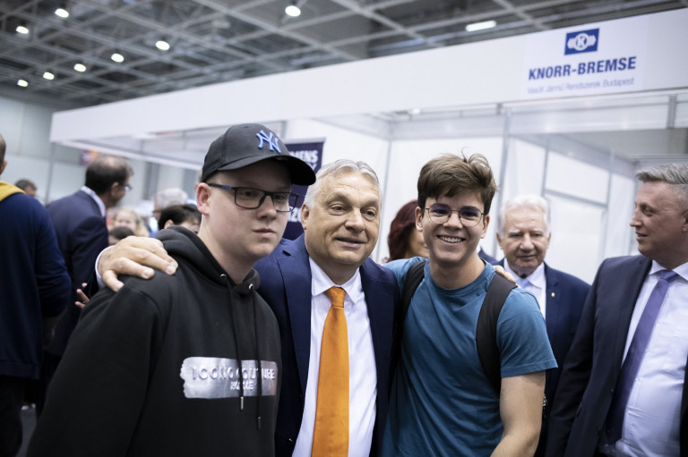 Magyarország, az ifjúmunkások paradicsoma