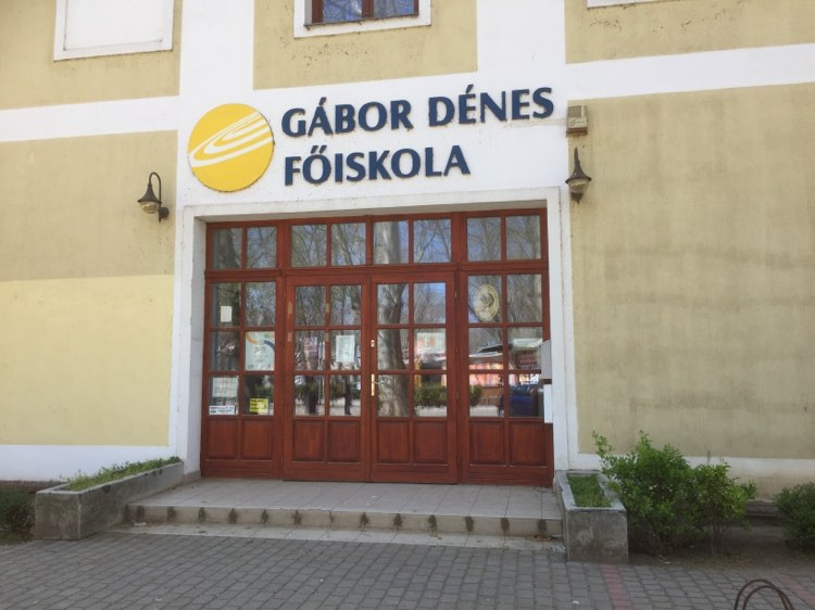 Távozna Siófokról a Gábor Dénes Főiskola, de megkérné az árát a várostól