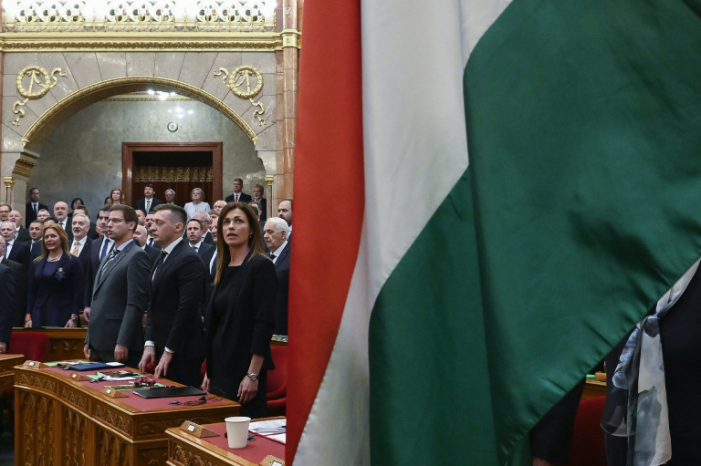 Benyújtotta a kormány az Alaptörvény tizedik módosítását