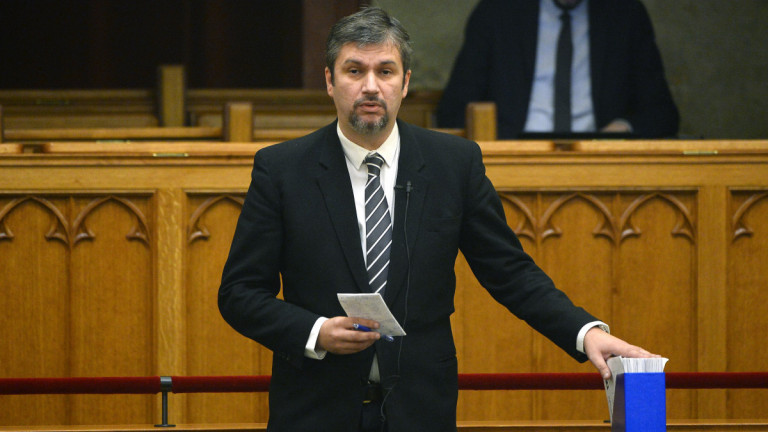 Hadházy már jelezte, hogy letenné a képviselői esküt
