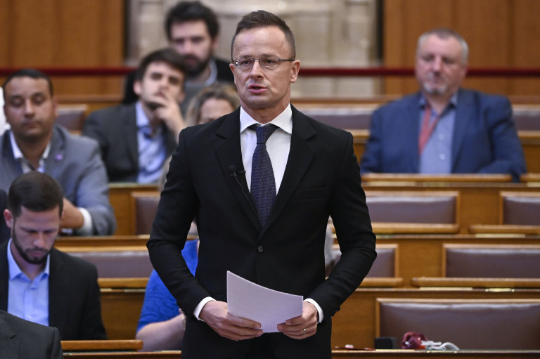 Szijjártó: nem enged a kormány az olajembargóval szembeni vétóból
