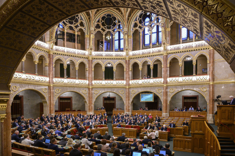 Közös fővárosi ellenzéki listát javasol a DK az önkormányzati választáson