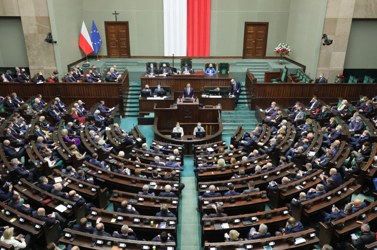 Minden Lengyelországnak járó forrást visszatart az Európai Bizottság