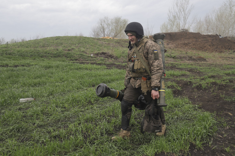 Ukrán főtárgyaló: naponta ezer ukrán katona hal vagy sebesül meg a donbaszi harcokban