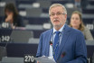 Egy nap majd kiderül, mivel zsarolják az oroszok Orbánt - mondja a néppárti szóvivő
