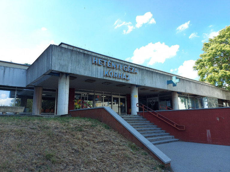 Szolnokon azt kérik az anyukáktól, menjenek máshova szülni