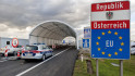 Szükség lehet az EU-n belüli újbóli határellenőrzésre az osztrák belügyminiszter szerint