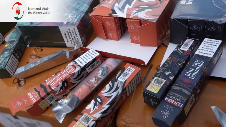 Rászáll a NAV az Elf Bar árusítóira és használóira