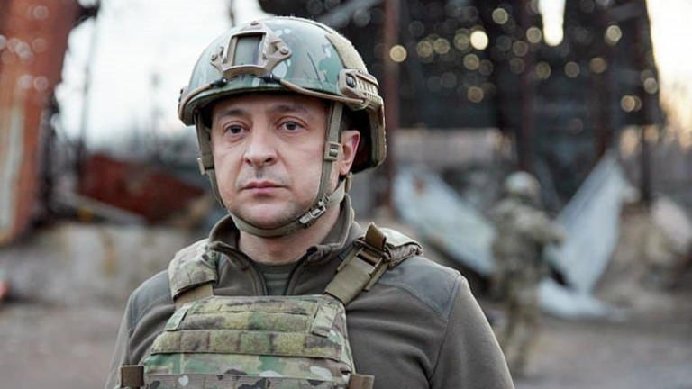 Az ukrán elnök a déli frontra látogatott