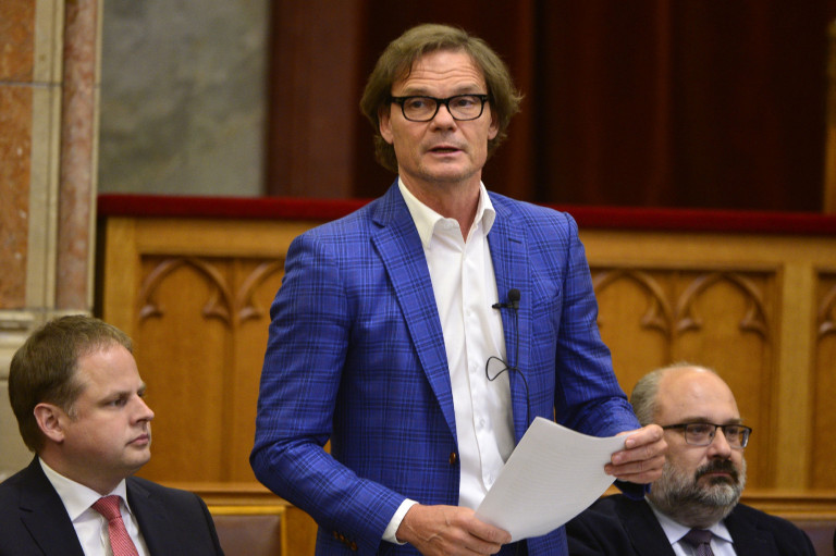 Elutasította a parlament a globális minimumadót