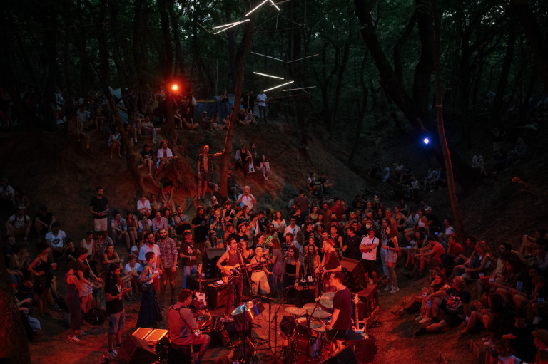 Technoerdő és koncertrengeteg az idei Kolorádó Fesztiválon