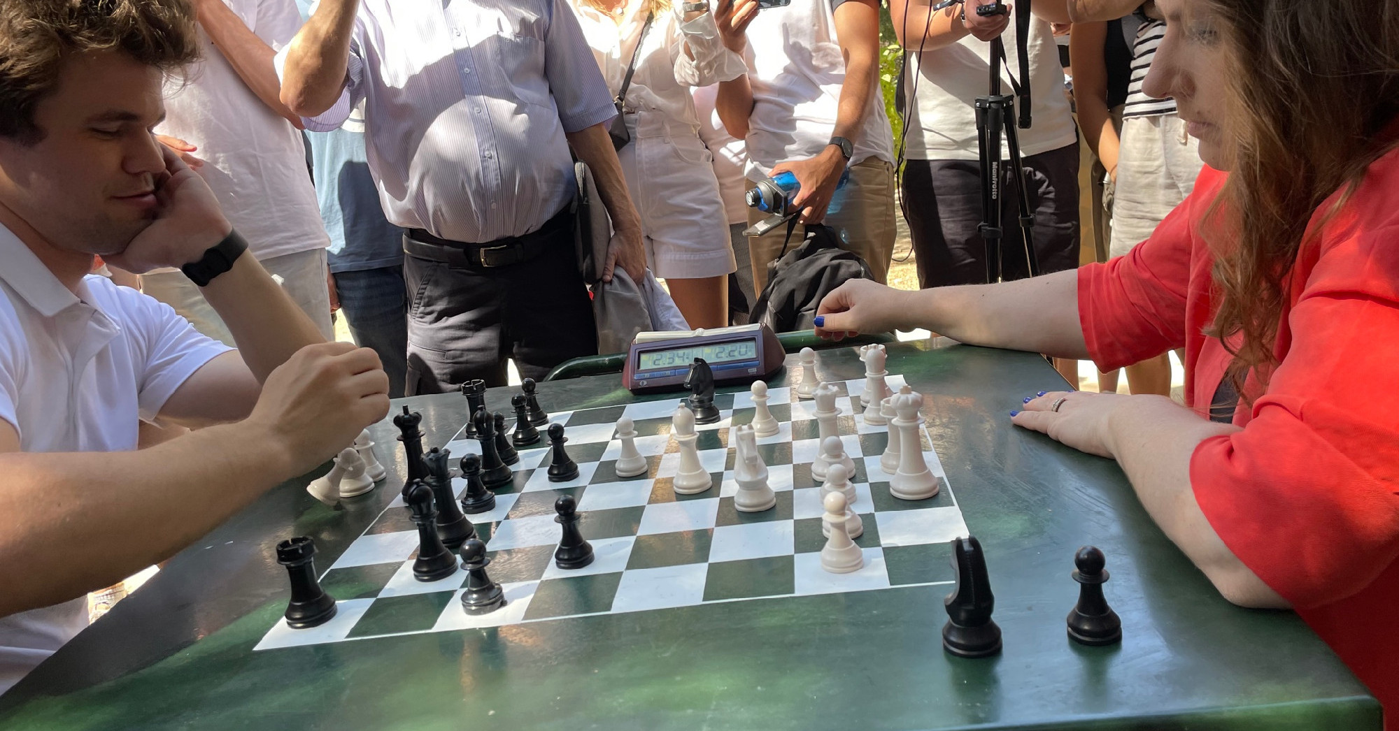 Polgár Judit egy madridi parkban lazán legyőzte Magnus Carlsent