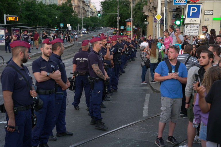 Kilenc órán át blokkolták a Margit hidat a tüntetők