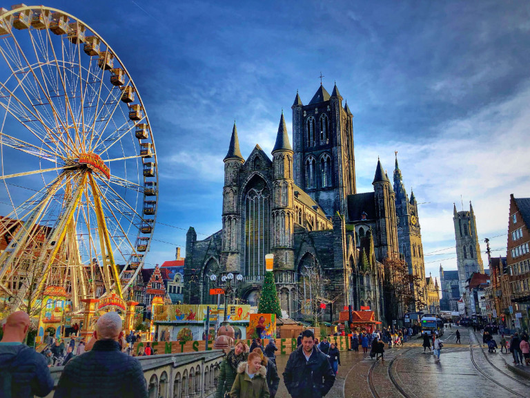 A belgák újra utazási korlátozásokat vezethetnek be