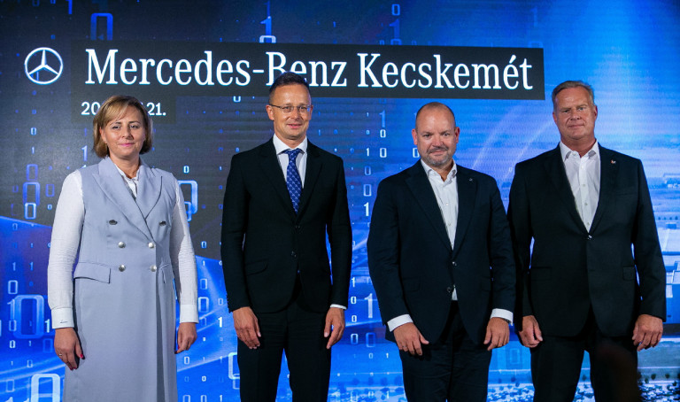 14 milliárddal száll be az állam a Mercedes beruházásába