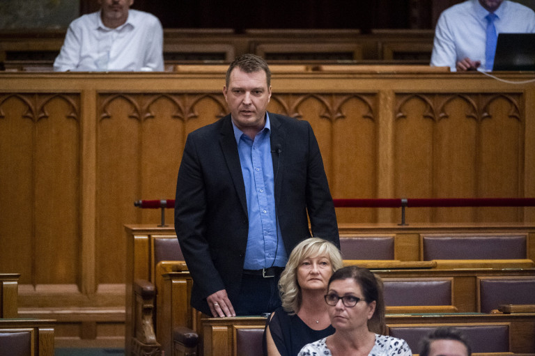 A DK az összes EP-képviselőhöz eljuttatta Orbán tusványosi fajelméleti fejtegetését