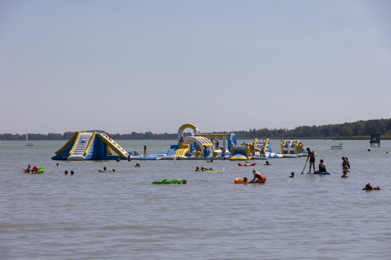 Viharjelzés alatt volt a vízben a Balatonba fulladt cseh kislány