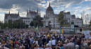 Több ezren tüntettek az erdőkért a Kossuth téren  