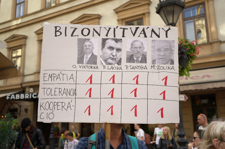 Nem a tanárokat, hanem Pintért, Maruzsát és a tankerületek vezetőit kellene kirúgni