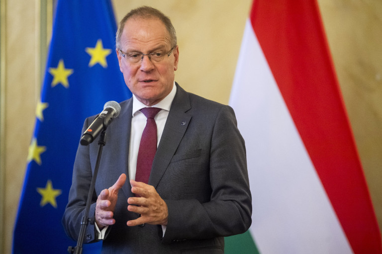 Mit tesz az Orbán-kormány azért, hogy Magyarország hozzájusson az uniós forrásokhoz?