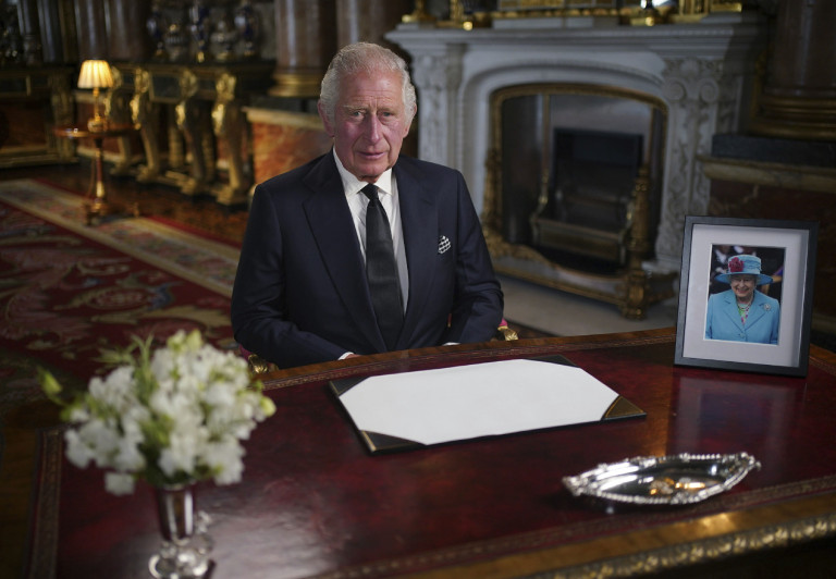 Ma ünnepélyesen is királlyá nyilvánítják III. Károlyt