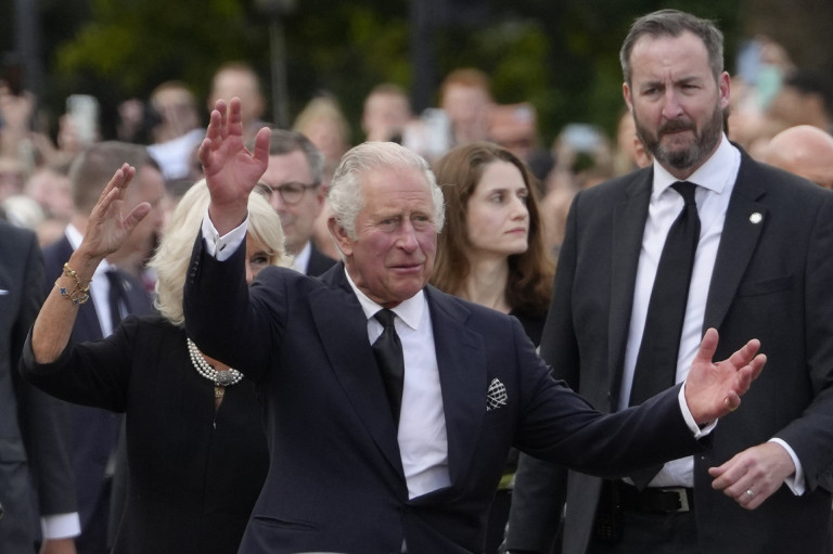 Hivatalosan is az Egyesült Királyság uralkodójává nyilvánították III. Károly királyt