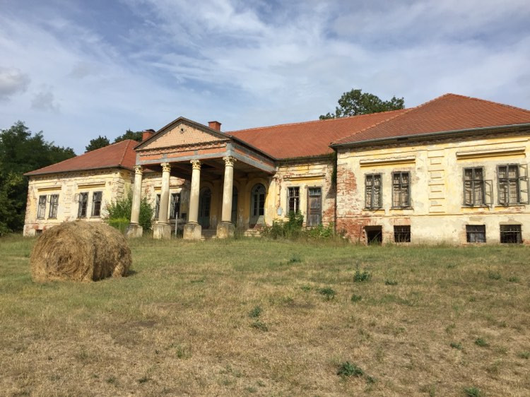 Egy elfeledett somogyi kastély és egykor híres könyvtára