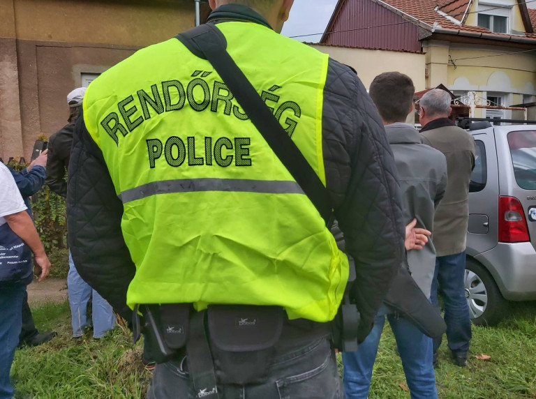 „Van-e még rendőr Nyíregyházán, akit nem vezényeltek ide?” – így zajlott egy devizahiteles család kilakoltatása