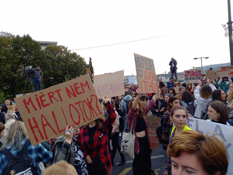 Folytatódott a pedagógusok tiltakozása, megint bekeményített egy tankerület