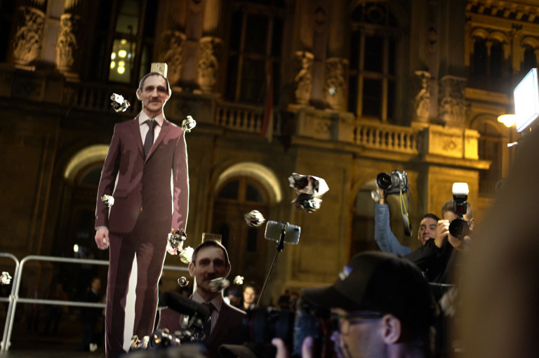 Momentum: a rendőr-belügyminiszter garantálja, hogy nem lesz több könnygáz és gumibot