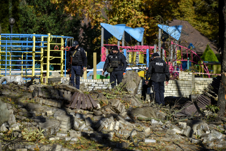 Tovább bombázzák Kijevet, tűz ütött ki Dnyipropetrovszk egyik energetikai létesítményében