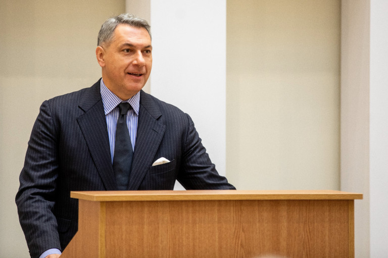 Lázár János felmondott, de marad a ciklus végéig