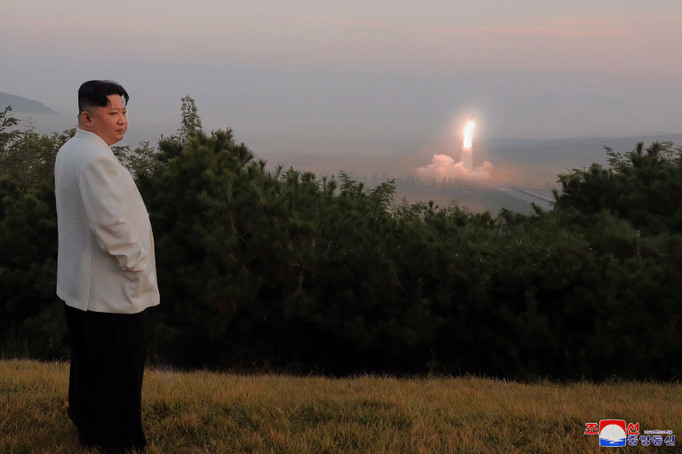 Észak-Korea elsöprő erejű intézkedéseket ígért válaszul az amerikai-dél-koreai hadgyakorlatokra