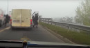 Rendőrökre lőttek menekülő embercsempészek az M5-ös autópályán