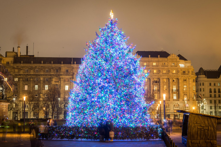 Megtámadták a Kúrián a december 24-i munkaszüneti napról szóló népszavazási kezdeményezést
