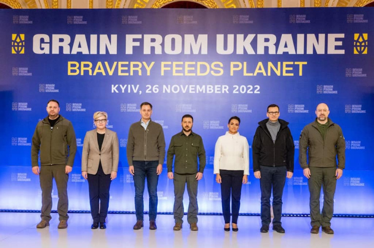 Zelenszkijjel közös fotót tett közzé Novák Katalin
