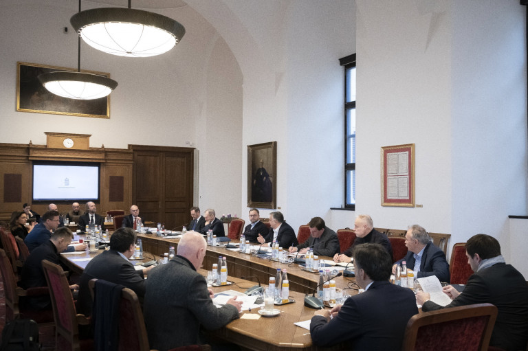 Szombaton is ülésezik a kormány