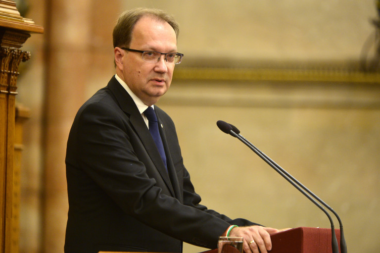 Hivatalos: Hoppál Péterből kormánybiztos lesz