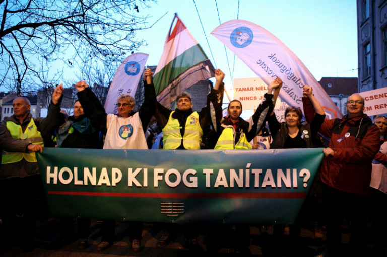 Egyhetes sztrájkra készülnek a tanárok