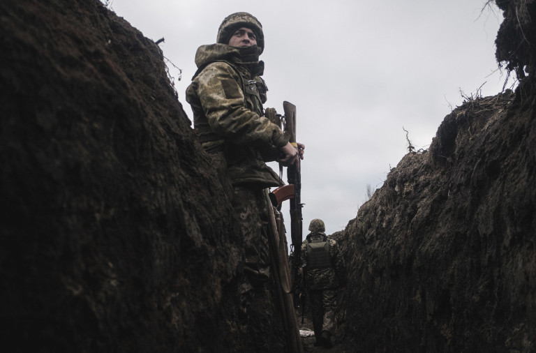 Zelenszkij Harkivban: Sikerült átvenni az ellenőrzést a régió oroszok által támadott területein